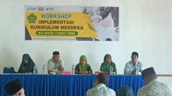 Foto : MTsN 1 Flotim Gelar Workshop Implementasi Kurikulum Merdeka