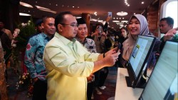 Foto : Buka Pameran e-Book PHU, Gus Men Unduh Buku Sepenuh Hati di Tanah Suci